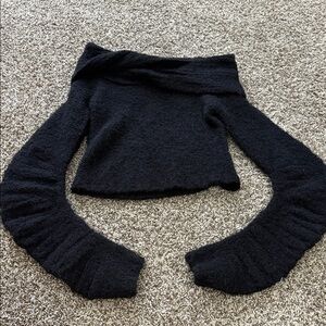 NWT Pretty little thing black off the shoulder sweater